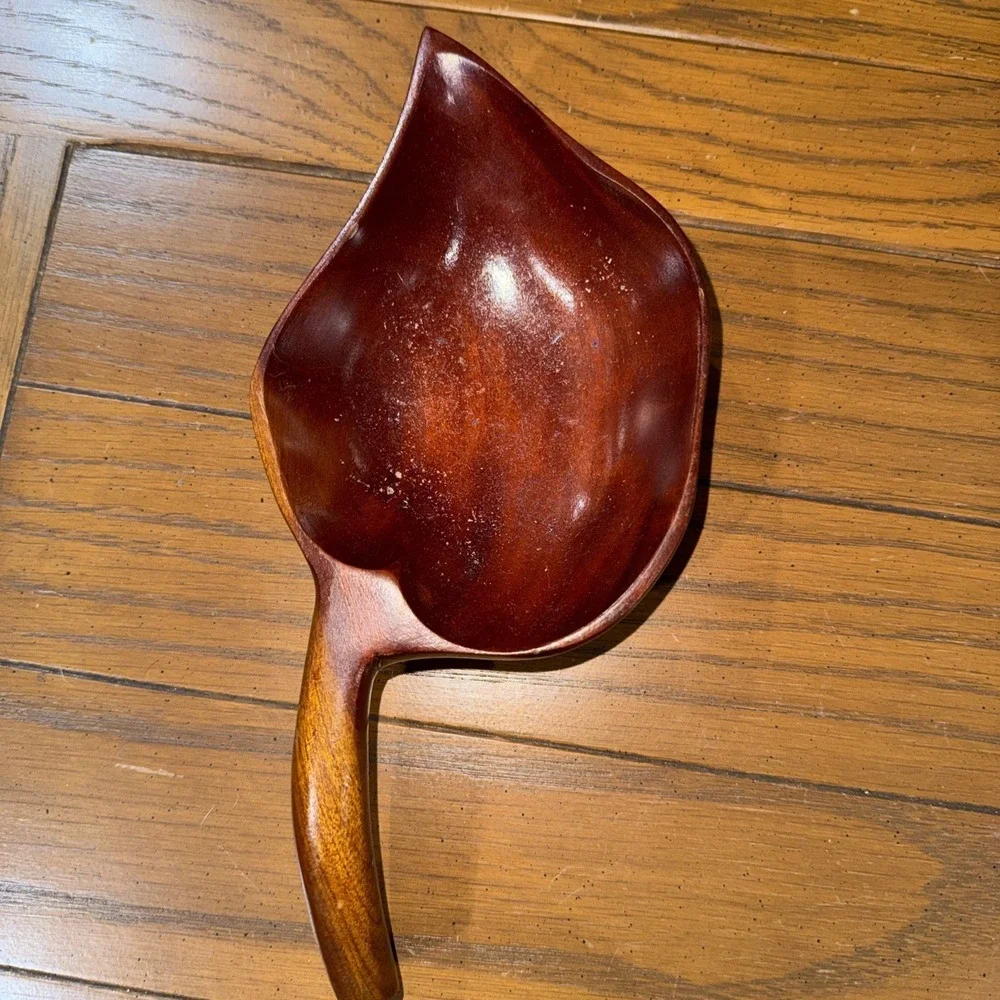 Hand‑Carved Monkeypod Leaf‑Shaped Wooden Bowl 10